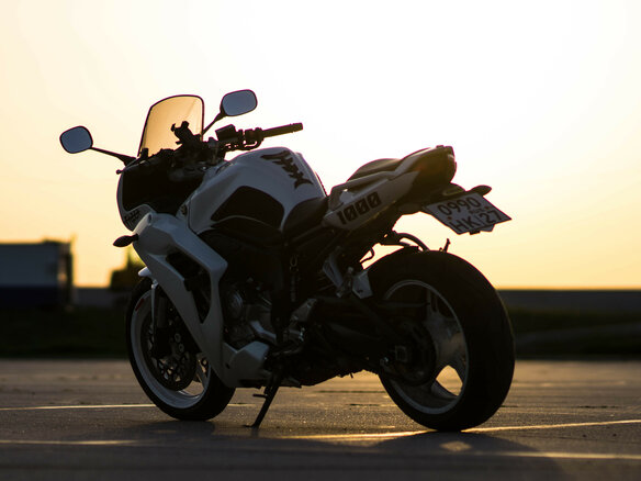 2009 Yamaha FZ1, белый, 800000 рублей - вид 8