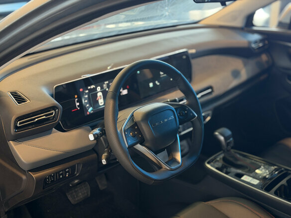 2025 BAIC U5 Plus, серый, 2300000 рублей - вид 7