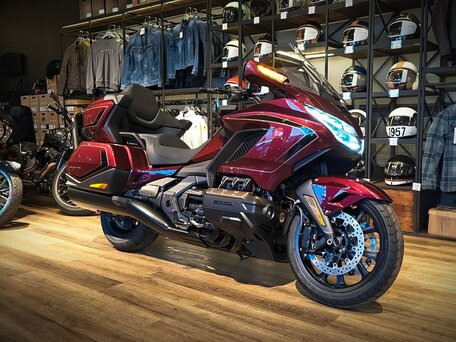 2025 Honda GL 1800 Gold Wing, пурпурный, 3690000 рублей, вид 1
