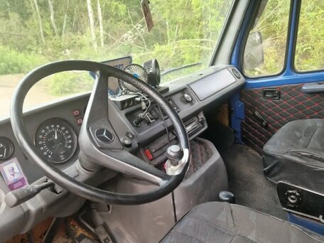 1992 Mercedes-Benz T1, синий, 800000 рублей, вид 4