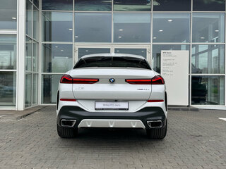 2021 BMW X6 40d III (G06), белый, 9490000 рублей, вид 4