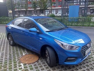 2018 Hyundai Solaris II, синий, 1120000 рублей, вид 2