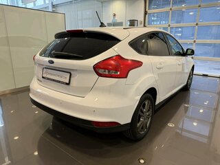 2017 Ford Focus III Рестайлинг, белый, 1090000 рублей, вид 4