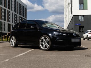 2011 Volkswagen Golf R VI, чёрный, 1550000 рублей, вид 1