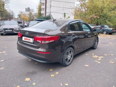 2017 Kia Rio III Рестайлинг, белый, 825000 рублей, вид 5