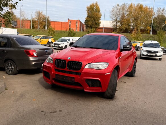 2009 BMW X6 M I (E71), красный