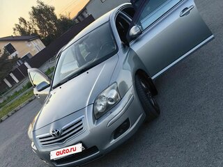 2007 Toyota Avensis II Рестайлинг, серебристый, 860000 рублей, вид 1