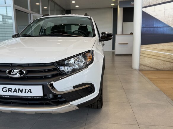 2026 Lada (ВАЗ) Granta Cross Euro-2 I Рестайлинг, белый, 1196000 рублей - вид 3