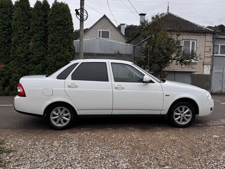 2016 Lada (ВАЗ) Priora I Рестайлинг, белый, 575000 рублей, вид 2