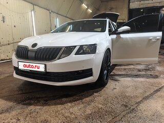 2018 Skoda Octavia III (A7) Рестайлинг, белый, 1850000 рублей, вид 4