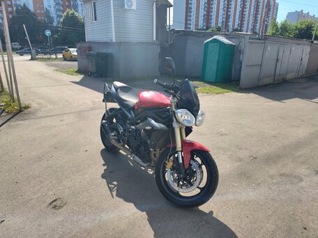 2014 Triumph Street Triple, красный, 480000 рублей, вид 2
