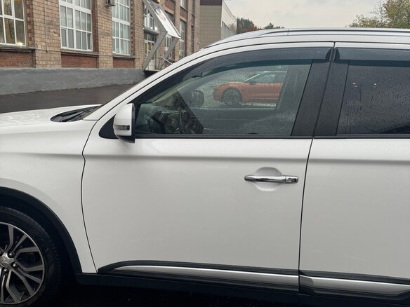 2016 Mitsubishi Outlander III Рестайлинг 2, белый, 2100000 рублей - вид 30
