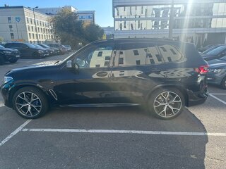 2020 BMW X5 M50d IV (G05/G18), чёрный, 5300000 рублей, вид 4