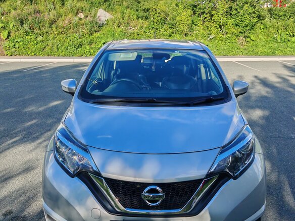 2017 Nissan Note II Рестайлинг, серебристый, 960000 рублей - вид 1