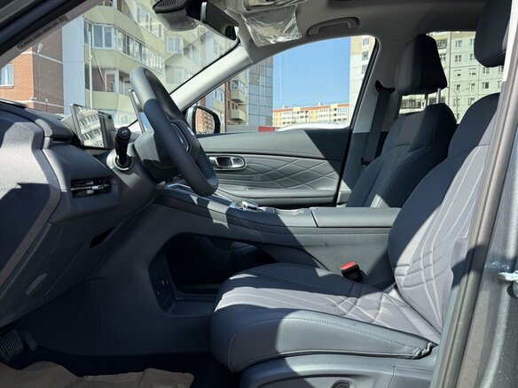 2026 Geely EX5 Гибрид EM-i, серебристый, 3974990 рублей - вид 8