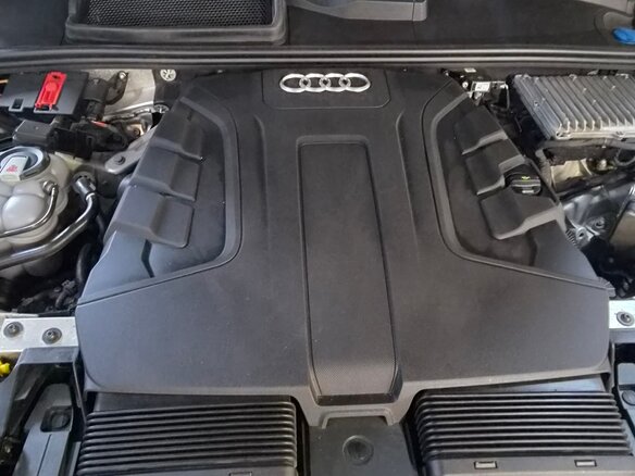 2020 Audi Q7 45 TDI II (4M) Рестайлинг, бежевый, 7950000 рублей - вид 7