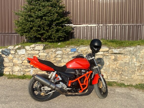 2001 Suzuki GSX 1400, красный, 450000 рублей
