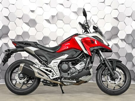 2023 Honda NC 750X, красный, 999000 рублей, вид 3