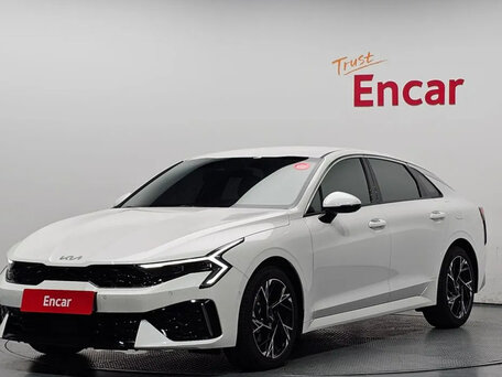 2025 Kia K5 III Рестайлинг, белый, 2500000 рублей, вид 1