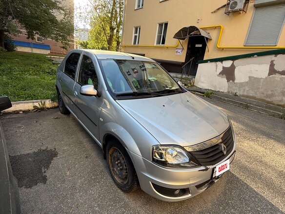 2013 Renault Logan I Рестайлинг, серый, 260000 рублей - вид 2