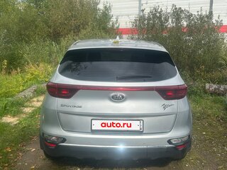 2018 Kia Sportage IV Рестайлинг, серебристый, 1830000 рублей, вид 2
