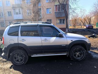 2012 Chevrolet Niva I Рестайлинг, серебристый, 560000 рублей, вид 4