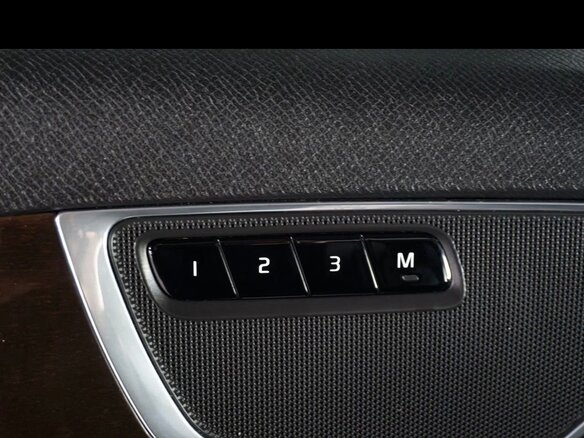2019 Volvo XC90 II, серебристый, 4340000 рублей - вид 12
