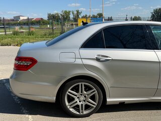 2010 Mercedes-Benz E-Класс 300 IV (W212, S212, C207), серебристый, 1300000 рублей, вид 4