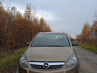 2013 Opel Zafira B Рестайлинг, бежевый, 890000 рублей, вид 2