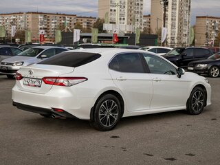 2020 Toyota Camry VIII (XV70), белый, 3229000 рублей, вид 5