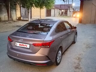 2020 Hyundai Solaris II Рестайлинг, коричневый, 950000 рублей, вид 4