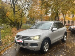 2012 Volkswagen Touareg II, серебристый, 2200000 рублей, вид 1