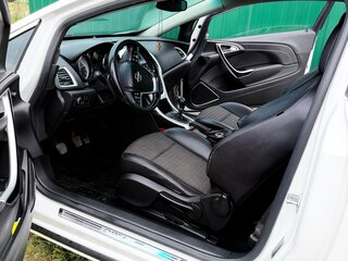2013 Opel Astra GTC J Рестайлинг, белый, 740000 рублей, вид 5