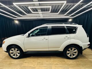 2011 Mitsubishi Outlander II Рестайлинг, белый, 1499000 рублей, вид 3