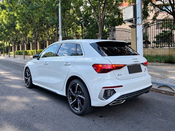 2022 Audi A3 Sportback 35 TFSI IV (8Y), белый, 2070000 рублей - вид 3