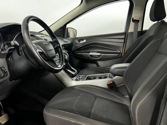 2018 Ford Kuga II Рестайлинг, коричневый, 1670000 рублей - вид 9