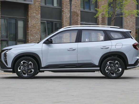 2025 Hyundai Mufasa I (NU2), серебристый, 4040000 рублей - вид 4