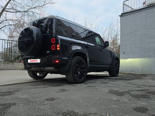 2020 Land Rover Defender 110 II, чёрный, 4390000 рублей, вид 4