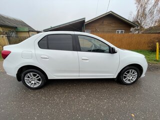 2014 Renault Logan II, белый, 620000 рублей, вид 2