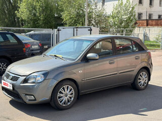 2010 Kia Rio II Рестайлинг, белый, 550000 рублей, вид 3