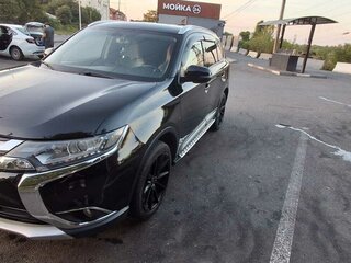 2015 Mitsubishi Outlander III Рестайлинг 2, чёрный, 1600000 рублей, вид 4