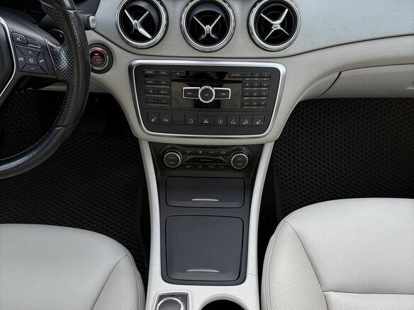 2014 Mercedes-Benz GLA 250 I (X156), белый - вид 10