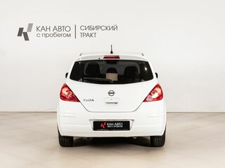 2013 Nissan Tiida I Рестайлинг, белый, 788454 рублей, вид 4