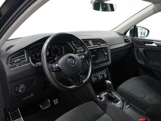 2019 Volkswagen Tiguan II, чёрный, 3236000 рублей, вид 5