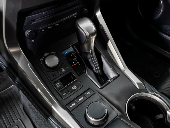 2016 Lexus NX 200t I, серый, 2300000 рублей - вид 10