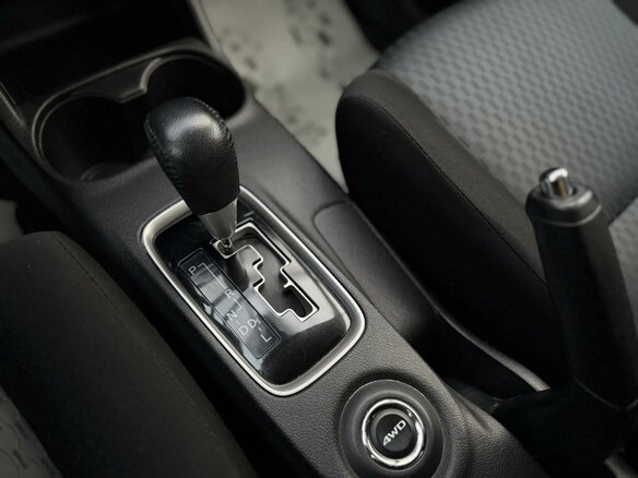 2015 Mitsubishi Outlander III Рестайлинг, белый - вид 13
