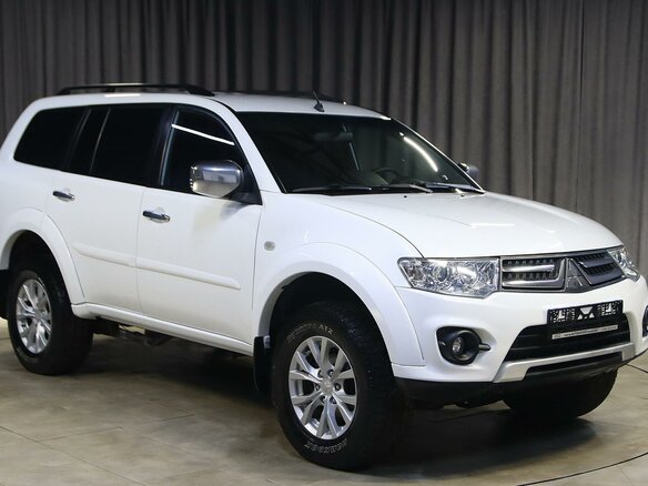 2015 Mitsubishi Pajero Sport II Рестайлинг, белый, 1699000 рублей - вид 2