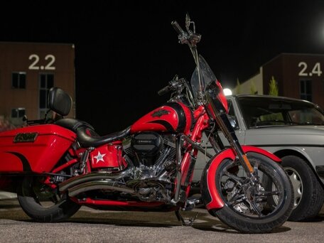 2011 Harley-Davidson CVO, красный, 1320000 рублей, вид 1