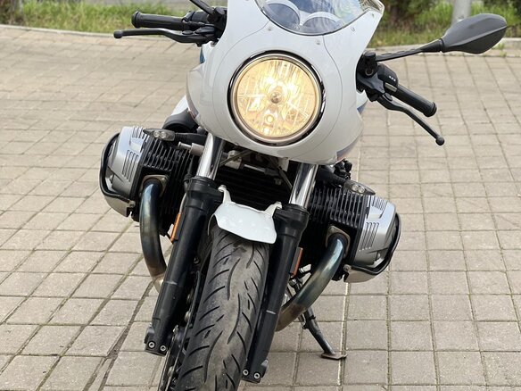 2017 BMW R Nine T Racer, белый, 900000 рублей - вид 1