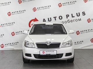 2011 Skoda Octavia II (A5) Рестайлинг, белый, 699000 рублей, вид 3